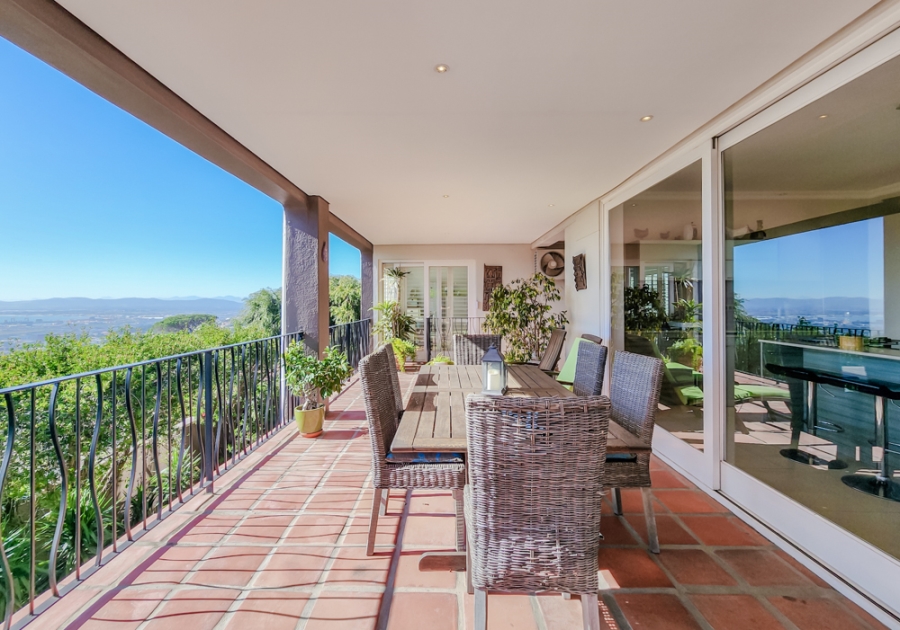 4 Bedroom Property for Sale in Oranjezicht Western Cape